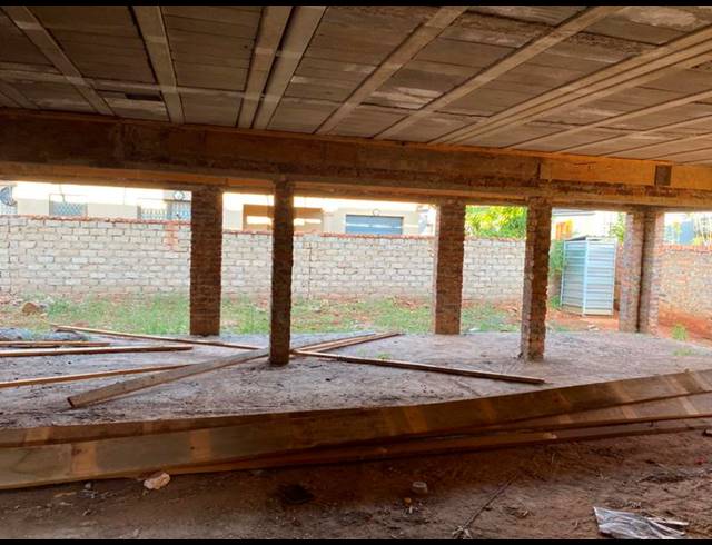 6 BEDROOM HOUSE FOR SALE IN CHROOM PARK